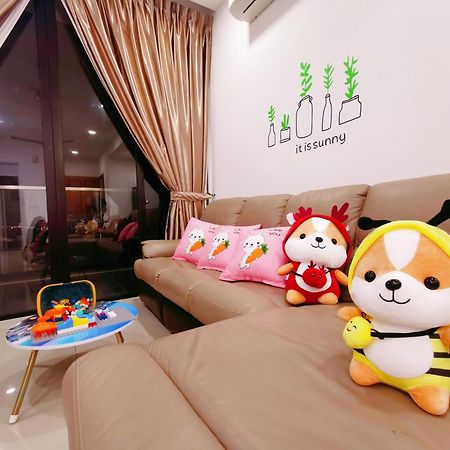 Legoland 3Min Lakeview Happyrainbowsuite 7Pax 2R2B Нусаджайя Экстерьер фото